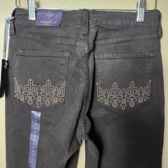 NYDJ Petite Straight Fit Brown Fleur De Lis Embellished Pocket Jeans-Size 6P NWT - Picture 5 of 12